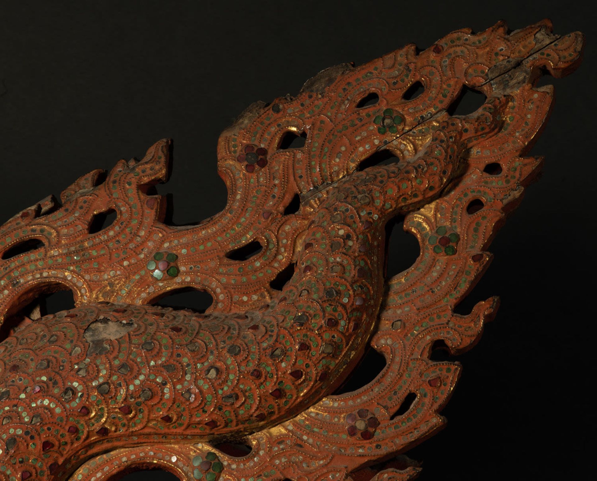 Extraordinary Large Imperial Thai Hanging Planter, 18th century - Image 11 of 13