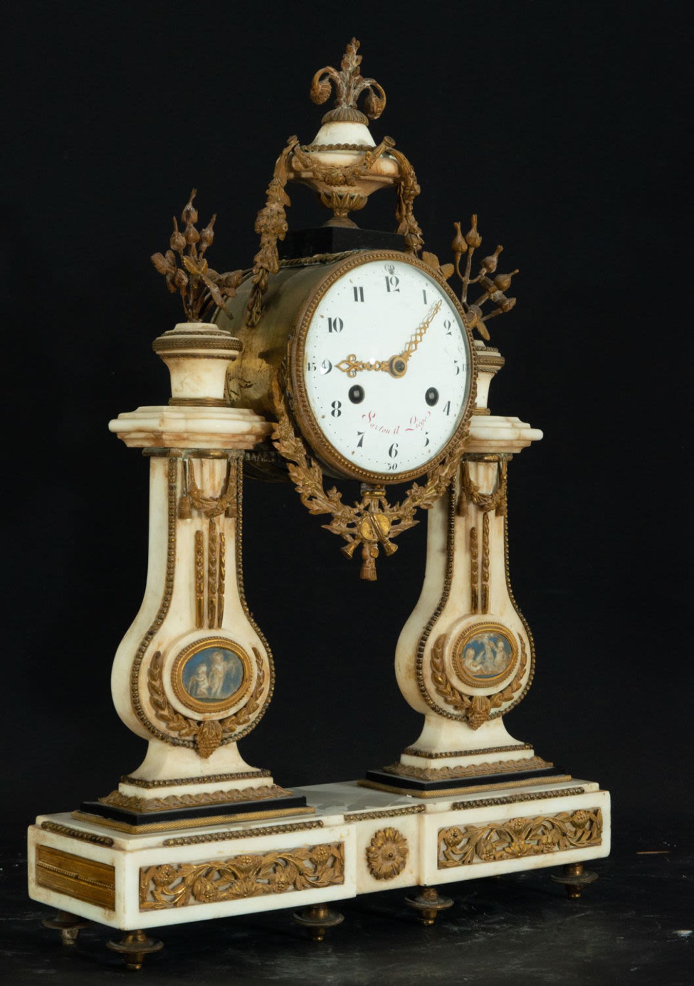 Sarlon à Liege portico clock in Alabaster and gilt bronze, France, 19th century - Image 6 of 8