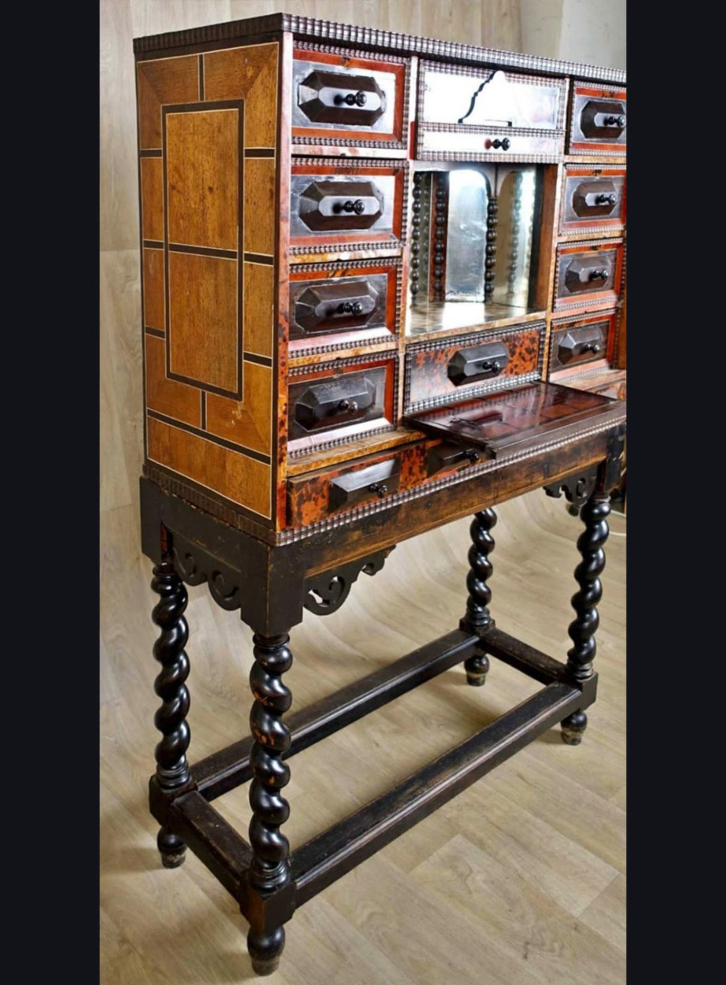 Dutch Cabinet in Tortoiseshell and Rosewood, 17th century - Image 3 of 5