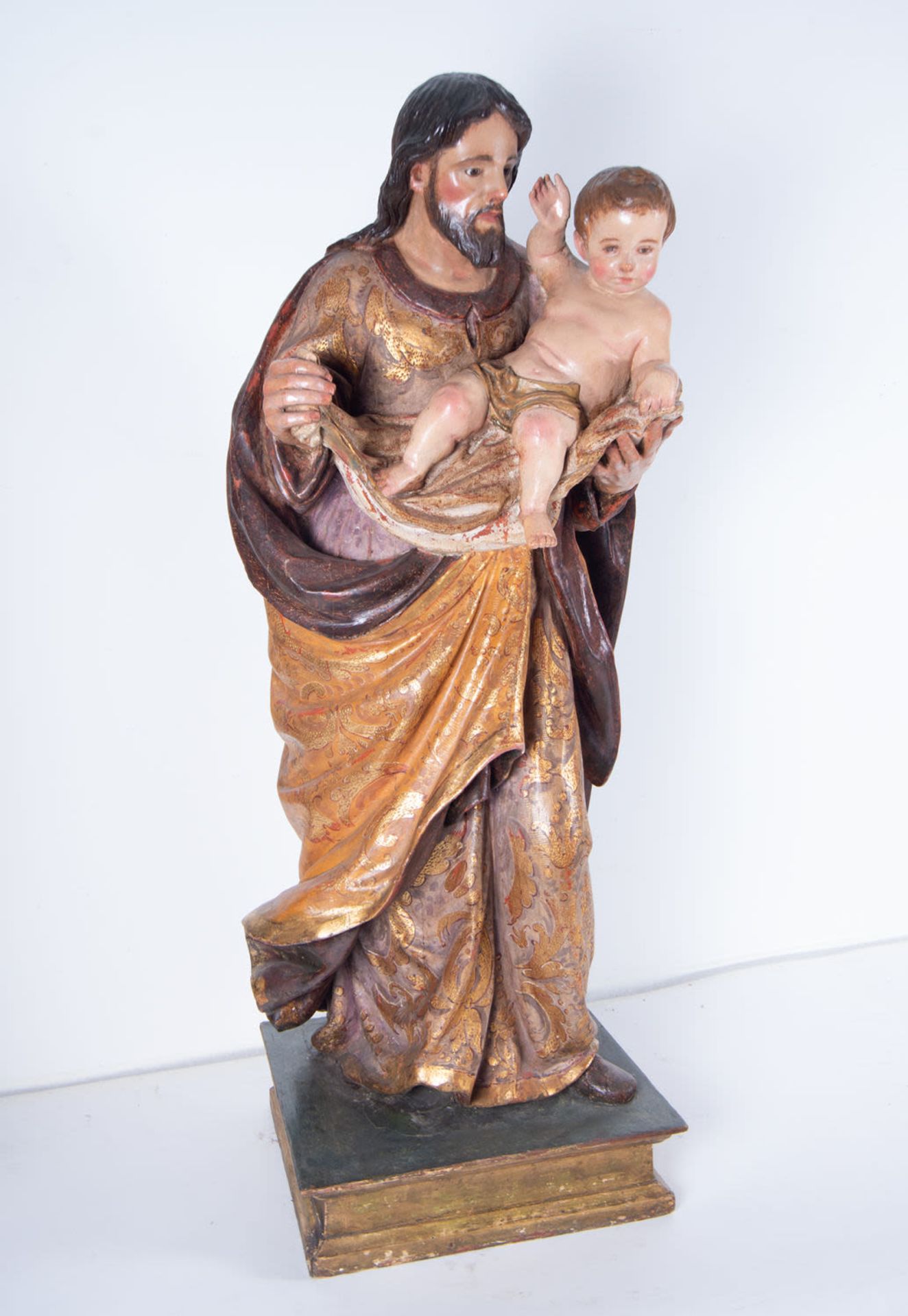 Saint Joseph with Child in Arms, Sevillian school of Pedro Roldán from the end of the 17th century - Image 4 of 6