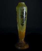 Elegant Daum Vase - Nancy period Art Nouveau in enameled glass, 1920s