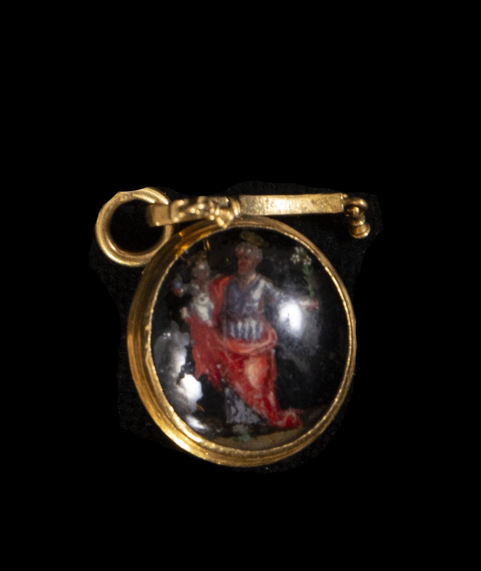Exquisite double-sided Italian hanging reliquary medallion mounted in high purity 20k gold, Italian 