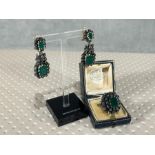 Elizabethan Set of 18k Gold, 925mm Silver and Chrysoprase