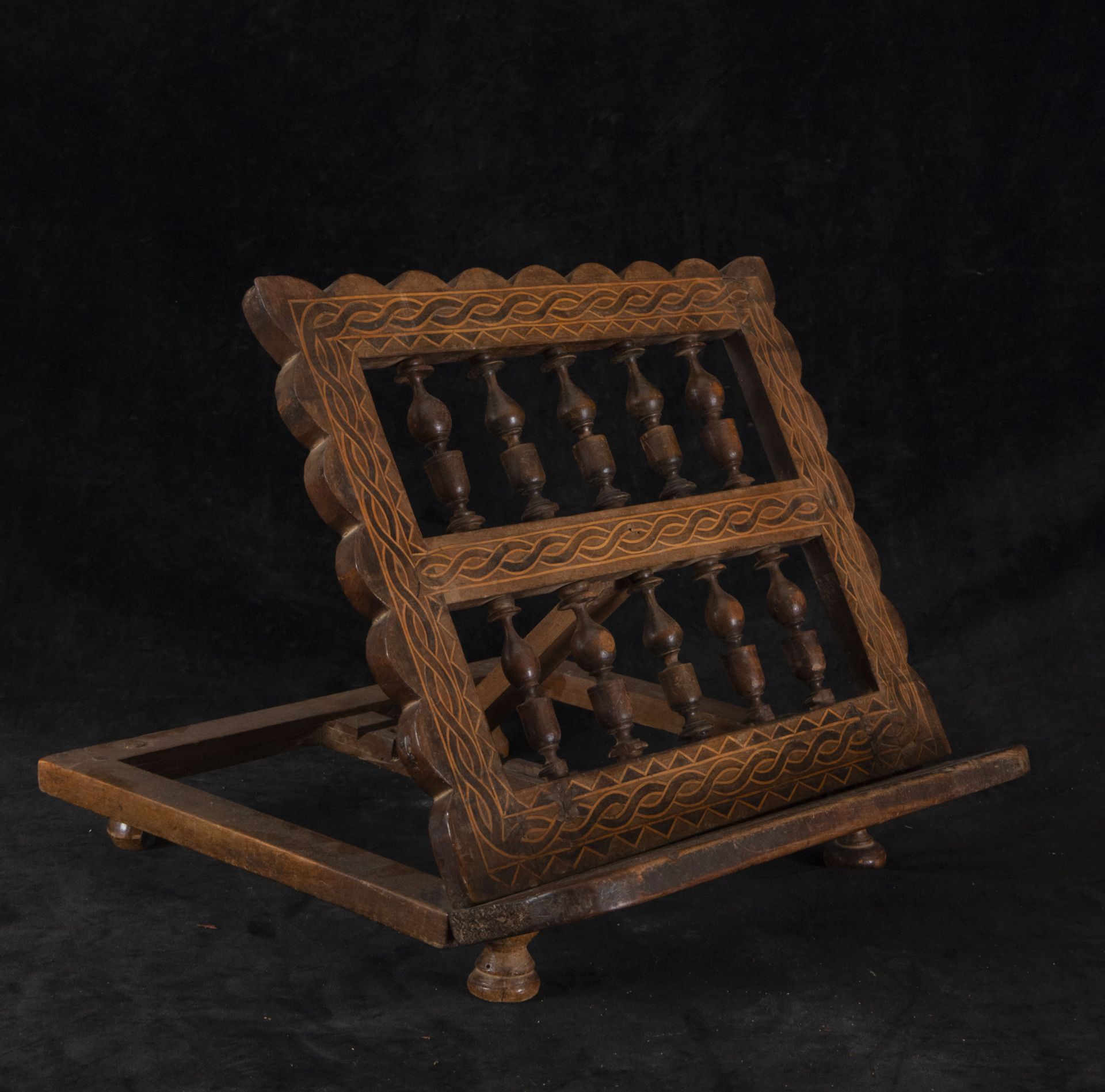 New Spanish colonial lectern in fruit and tropical wood marquetry, colonial work from the Viceroyalt - Image 2 of 4