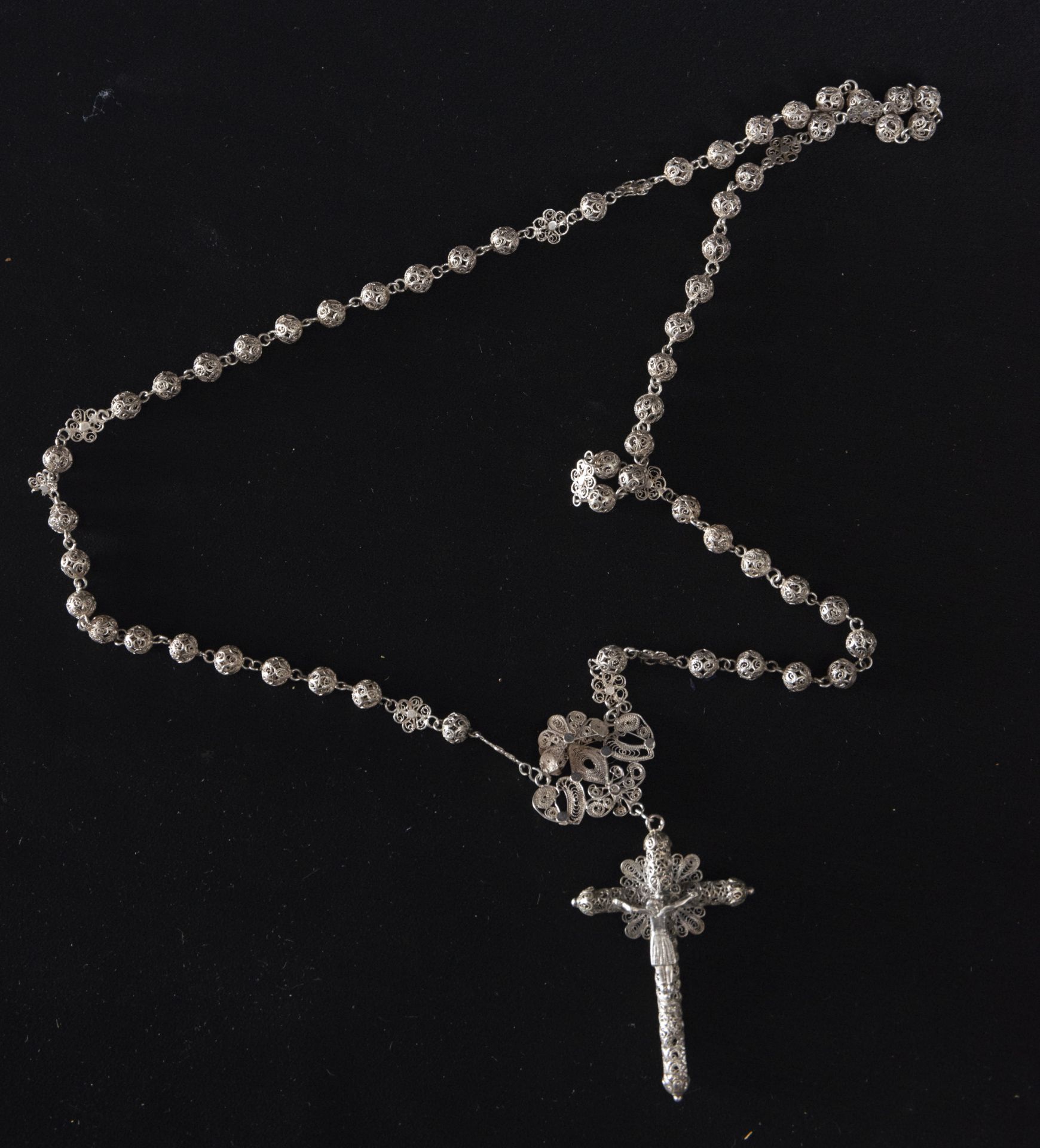 Peruvian rosary in silver filigree, 19th century