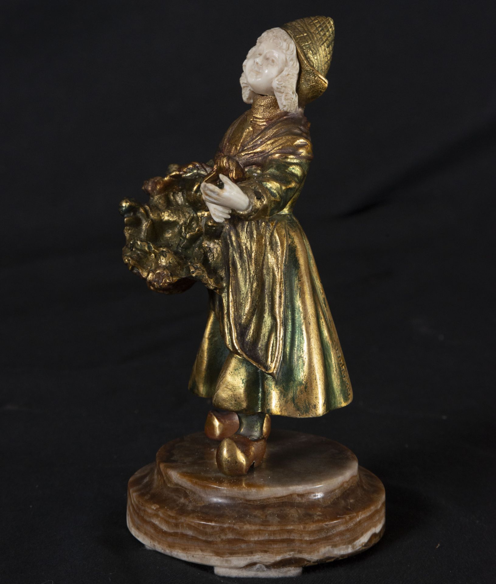 The Fruit Seller, in Bronze and celluloid, 20th century - Image 2 of 4