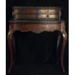 Elegant French Boulle dressing table in tortoiseshell and brass marquetry, late 18th century