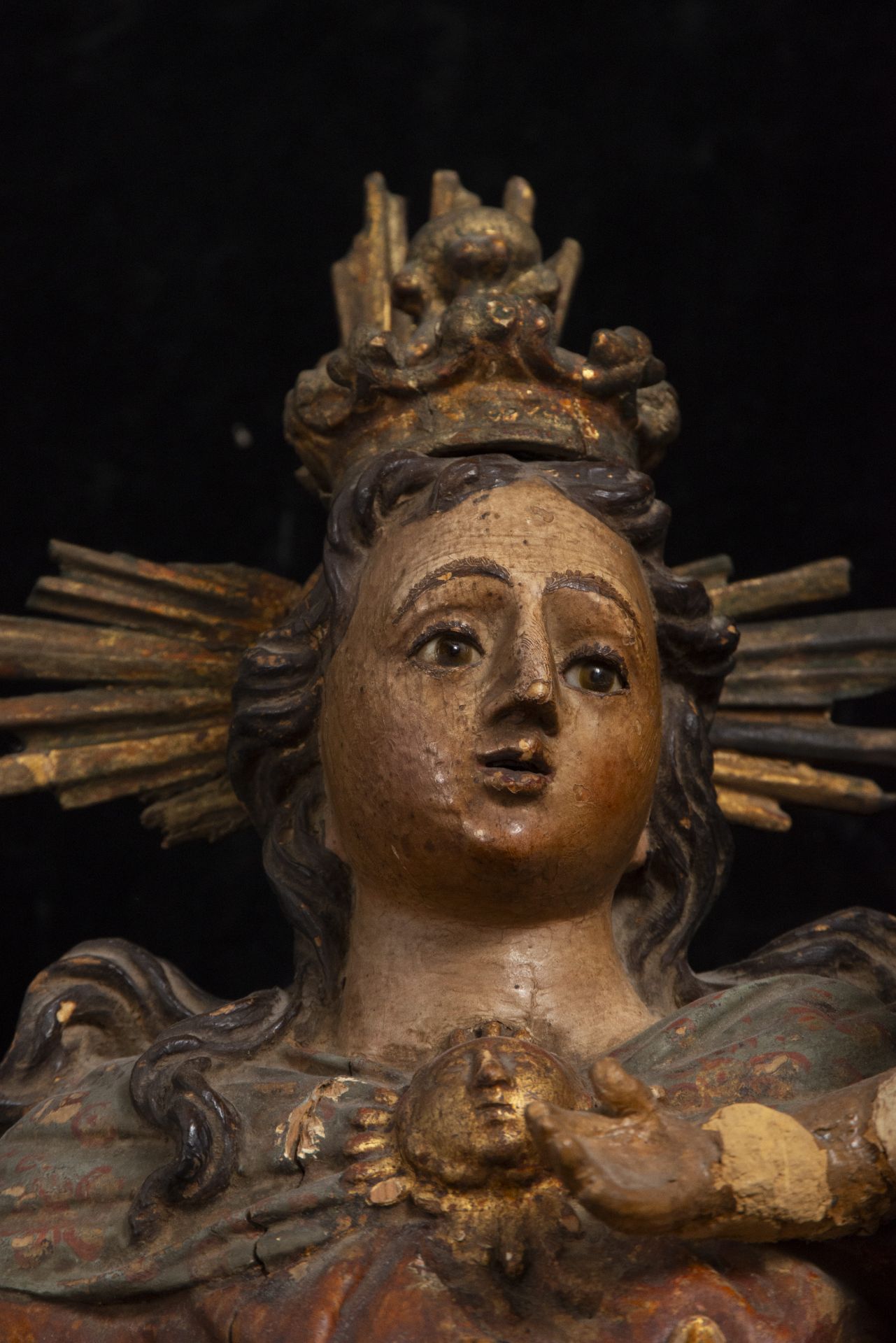 Highly important Brazilian colonial work of the late 17th century - early 18th century, Crowned Virg - Image 4 of 7