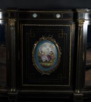 Important Napoleon III entredos sideboard in ebonized wood and Sèvres porcelain plates with hand-gla