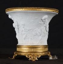 Elegant and decorative Cachepot for centerpiece in tender Sèvres porcelain and mounted in forged bro