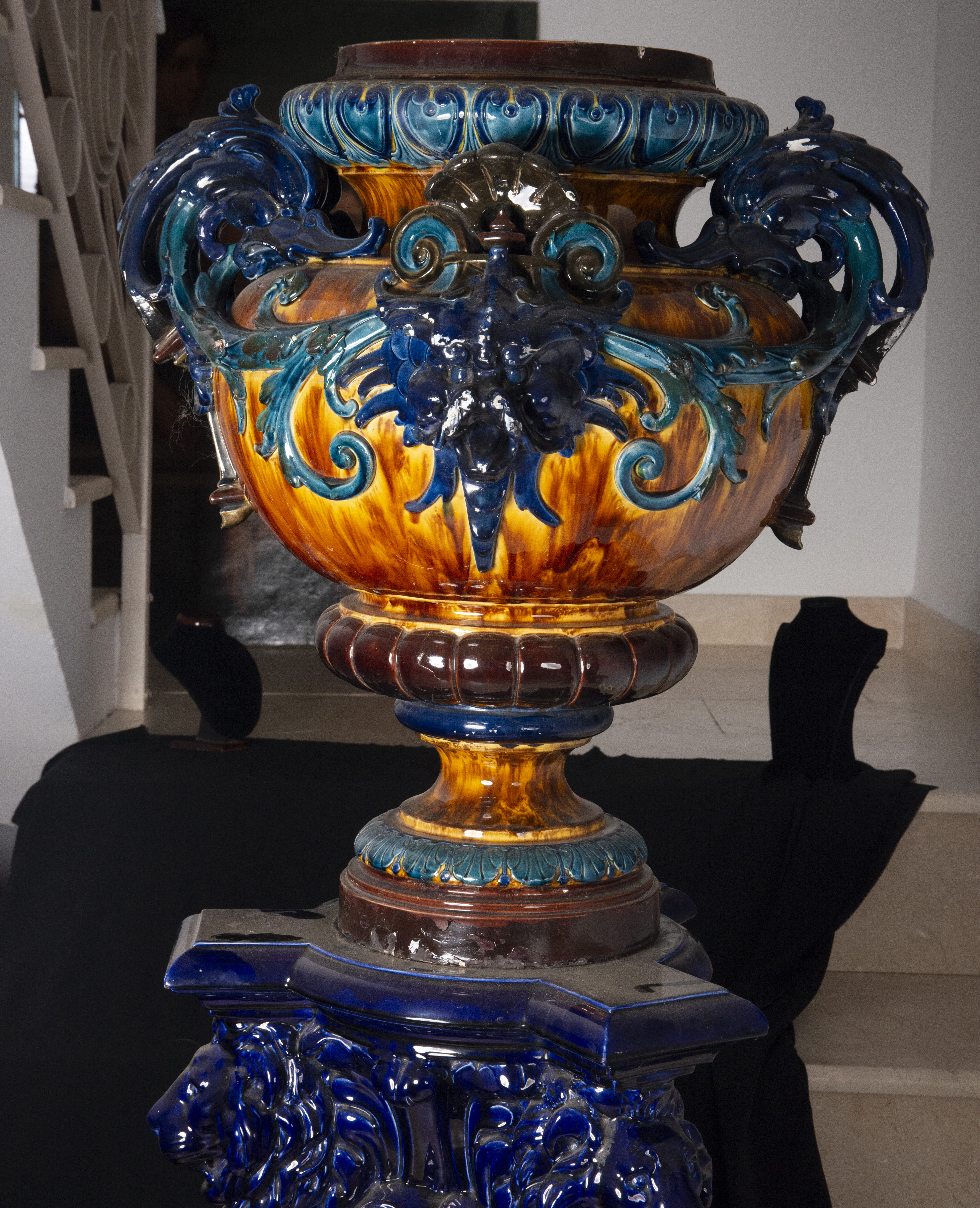 Large French Planter in cobalt blue glazed and polychrome stoneware in the Art Nouveau style, around - Image 2 of 6