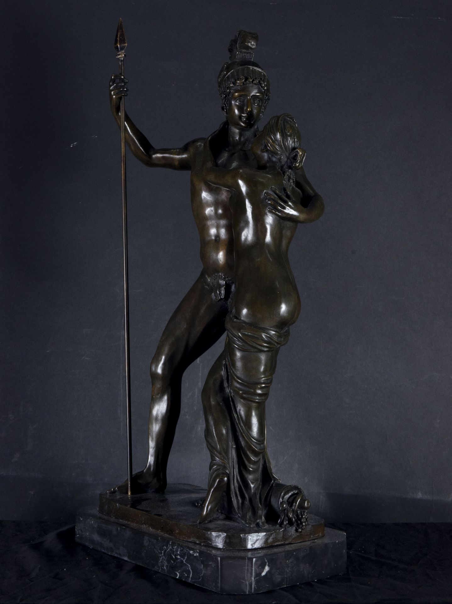 Mars and Venus, Large Grand Tour group in Patinated Bronze, Italy, 19th century - Image 2 of 4