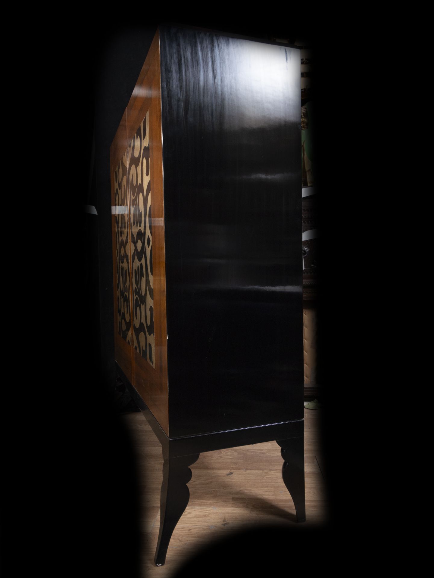 Important Bar Furniture in Rosewood marquetry and ebonized wood in the style of Carlo Bugatti, Itali - Image 3 of 3