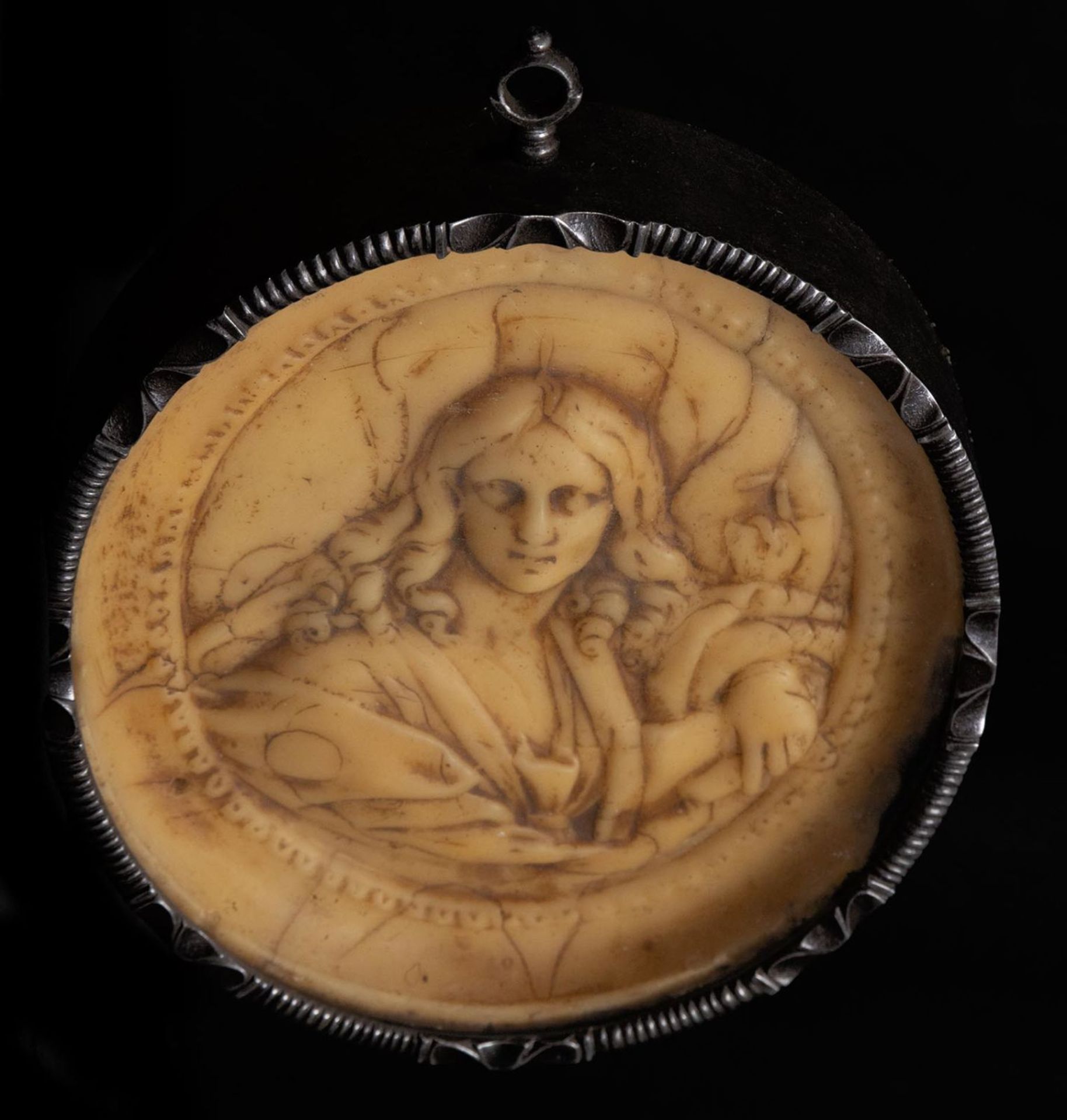 Oval with wax hair reliquary with Saint John the Evangelist, Italian Renaissance work from the 16th  - Image 3 of 4
