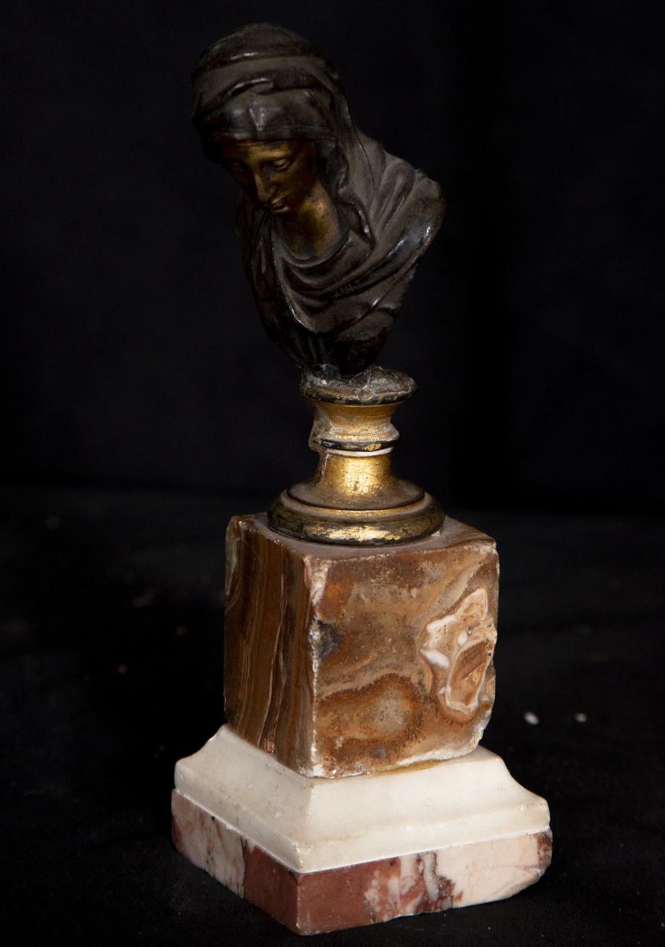 Exquisite bust in patinated and gilded bronze representing slave with onyx base, Italian Baroque sch - Image 3 of 5