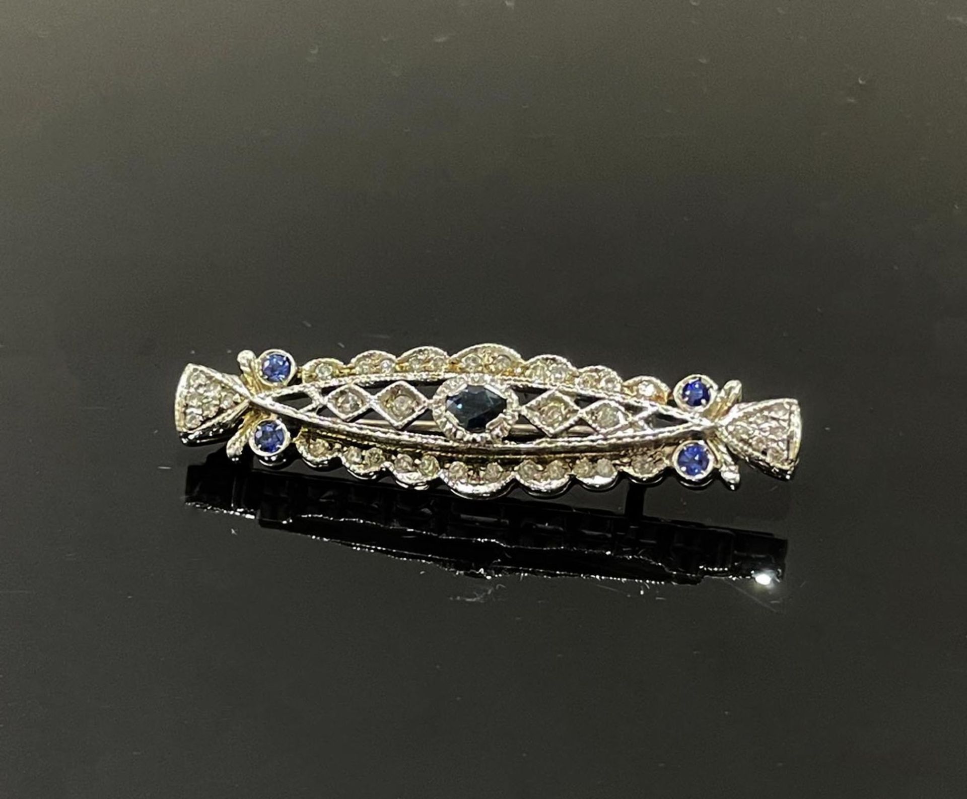 White Gold, Diamonds and Sapphires Brooch