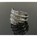 18 kt White Gold and Diamonds Spiral Ring.