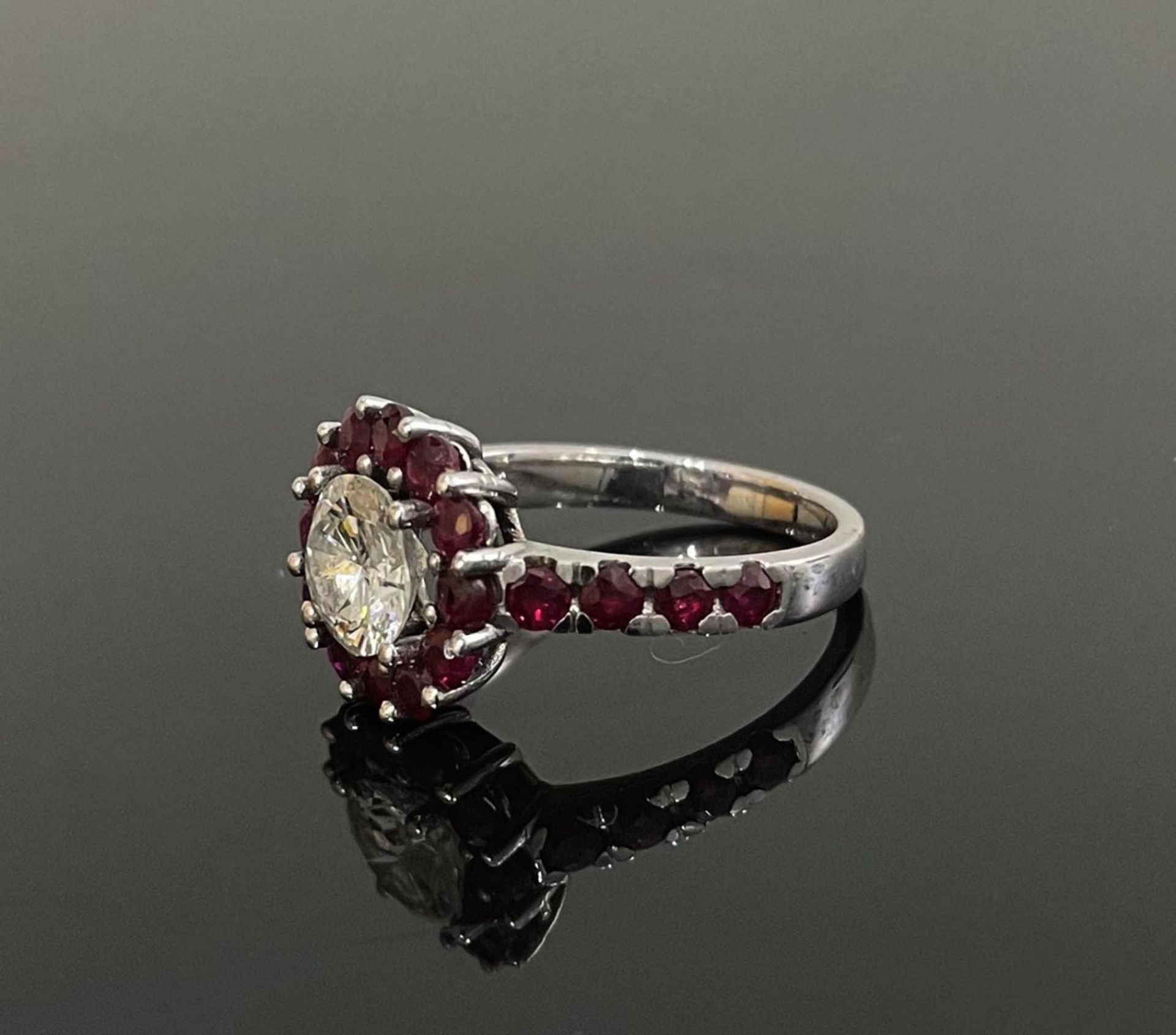 White Gold Ring with Diamond and Ruby. - Bild 3 aus 6