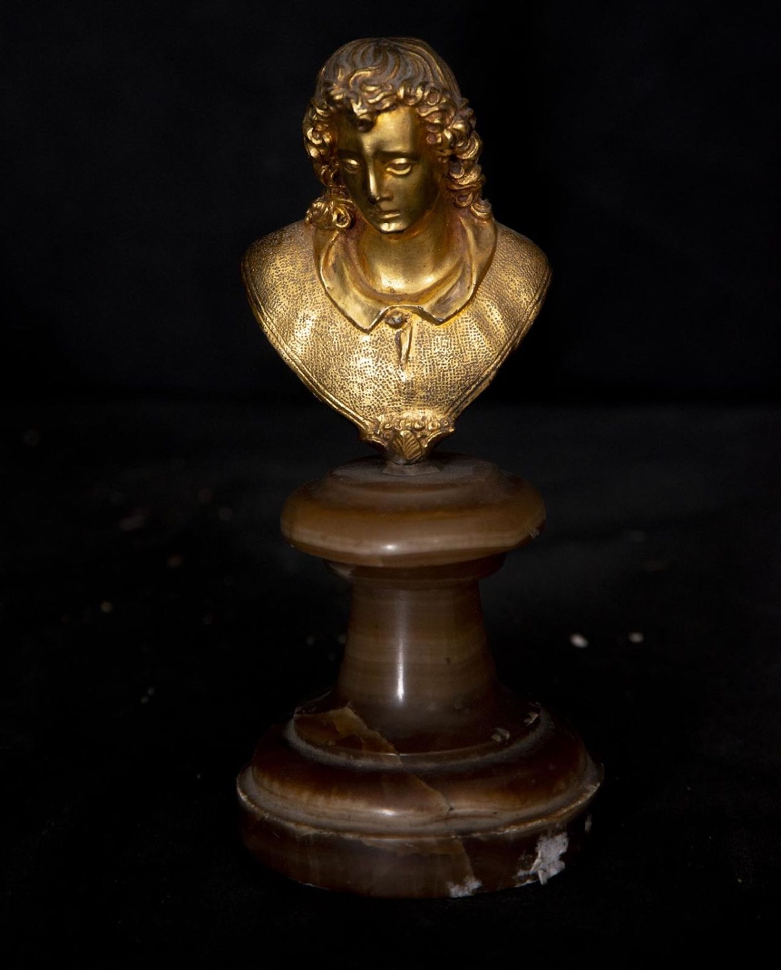 Exquisite bust in gilt bronze with onyx base, Italian school of Alessandro Algardi, Italy, 17th cent
