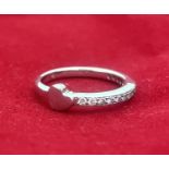 18 kt white gold and diamond heart ring