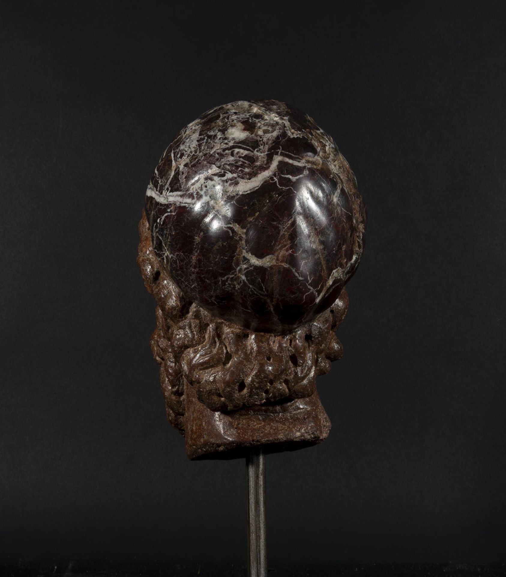 Hercules head in Red Porphyry and Marble following Classical Roman models, Italian, 16th - 17th c - Image 3 of 5