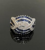 18 kt White Gold Ring, Sapphires and Diamonds.
