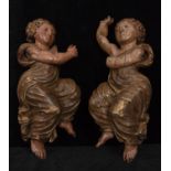 Pair of important Romanist Angels from the 16th century, in gilded and polychrome wood