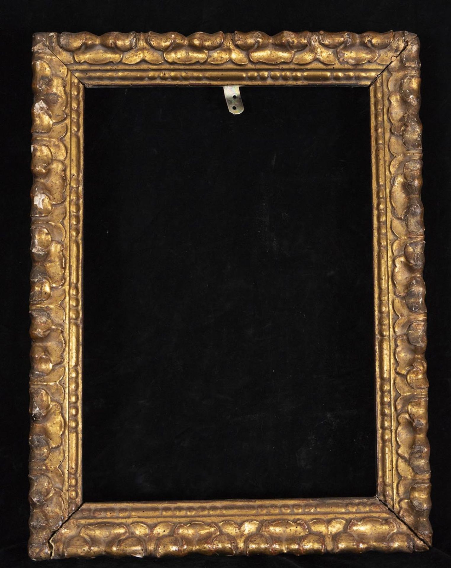 Important Spanish Baroque frame in wood gilded with gold leaf, 17th century