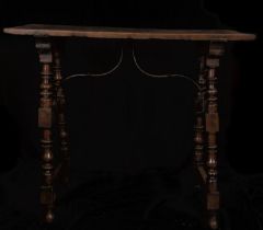 Important 17th century table for Bargueño, in oak, Spain