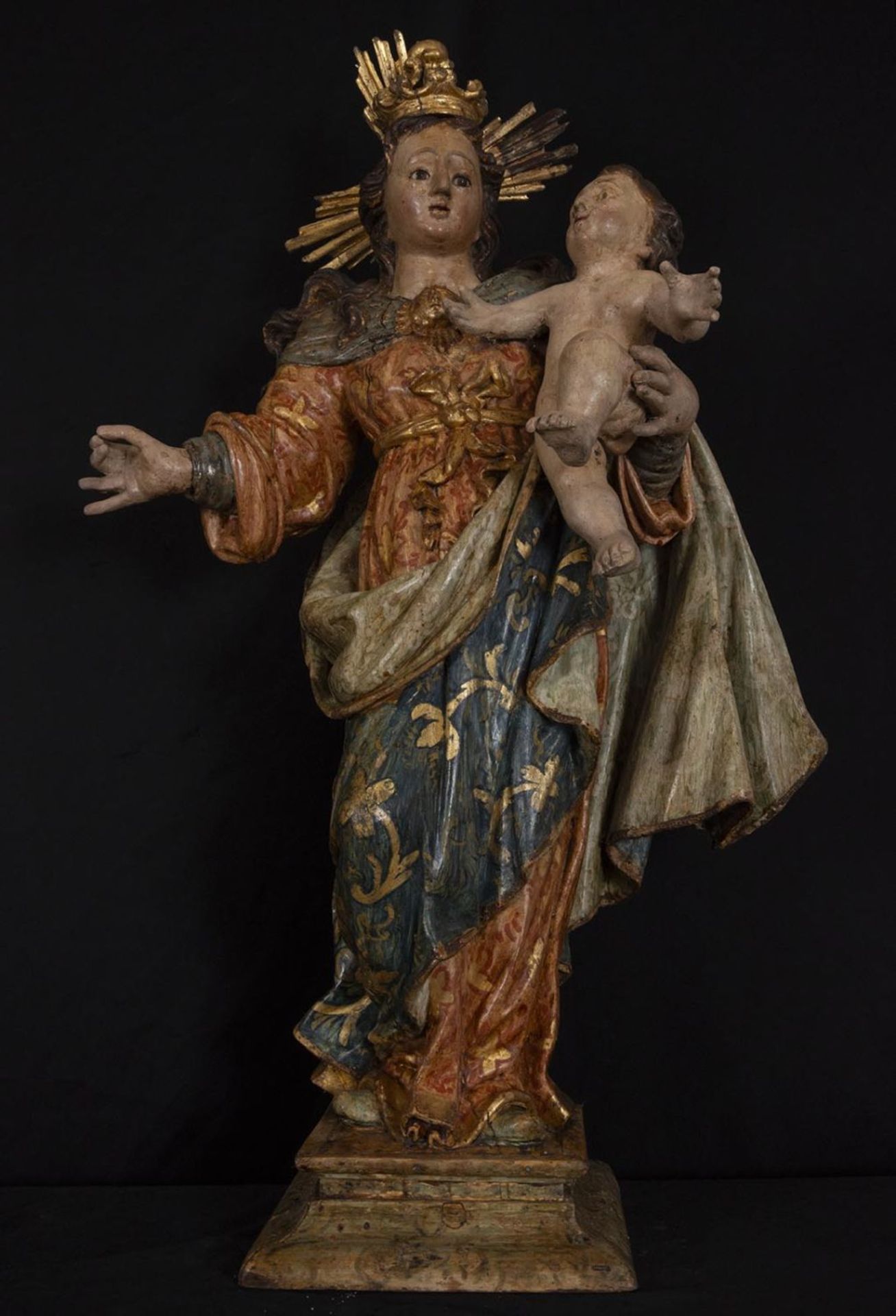 Large Brazilian colonial Virgin with polychrome and original gilding, 18th century, Portuguese colon