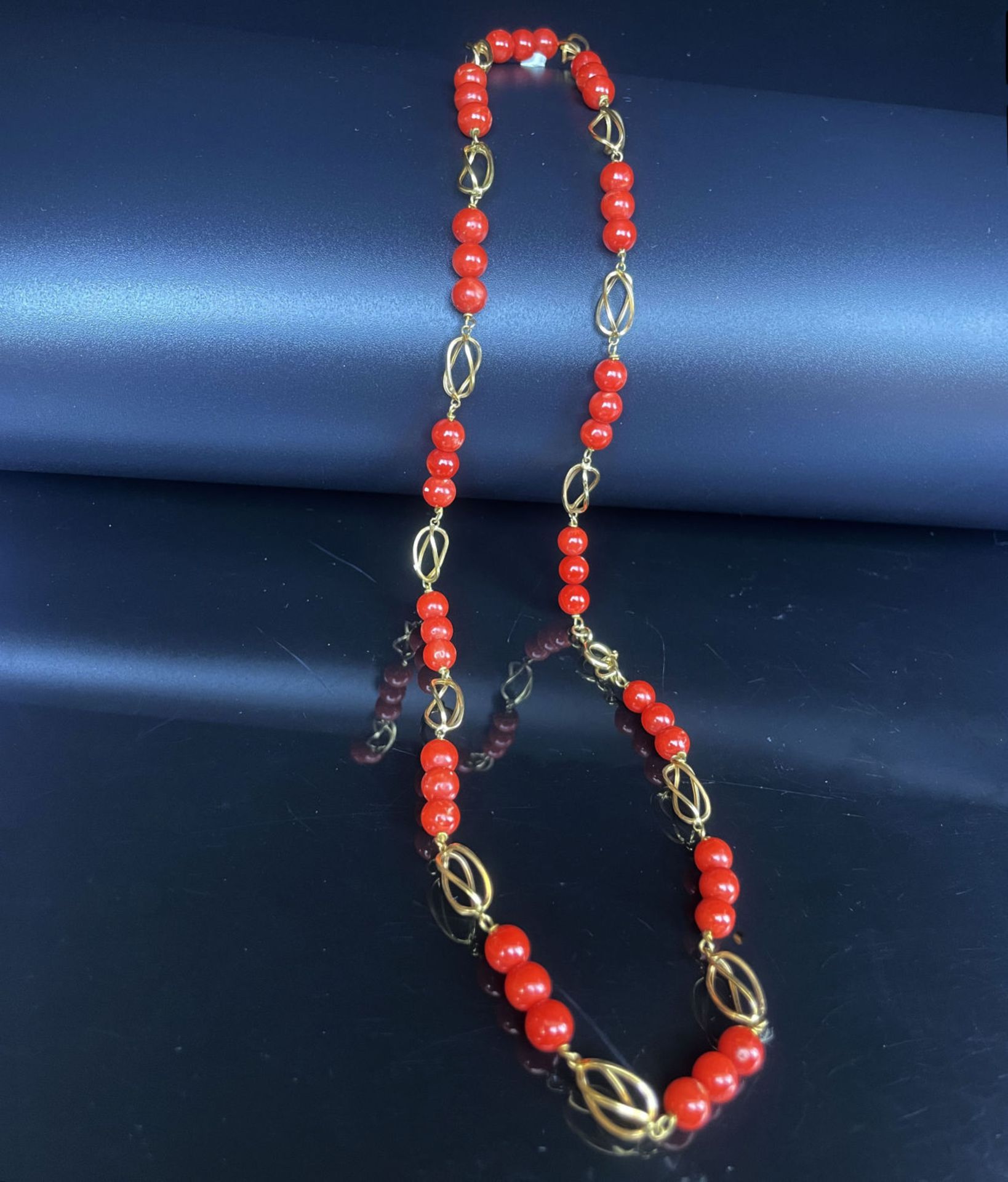 Yellow Gold and Coral Necklace. - Image 2 of 6
