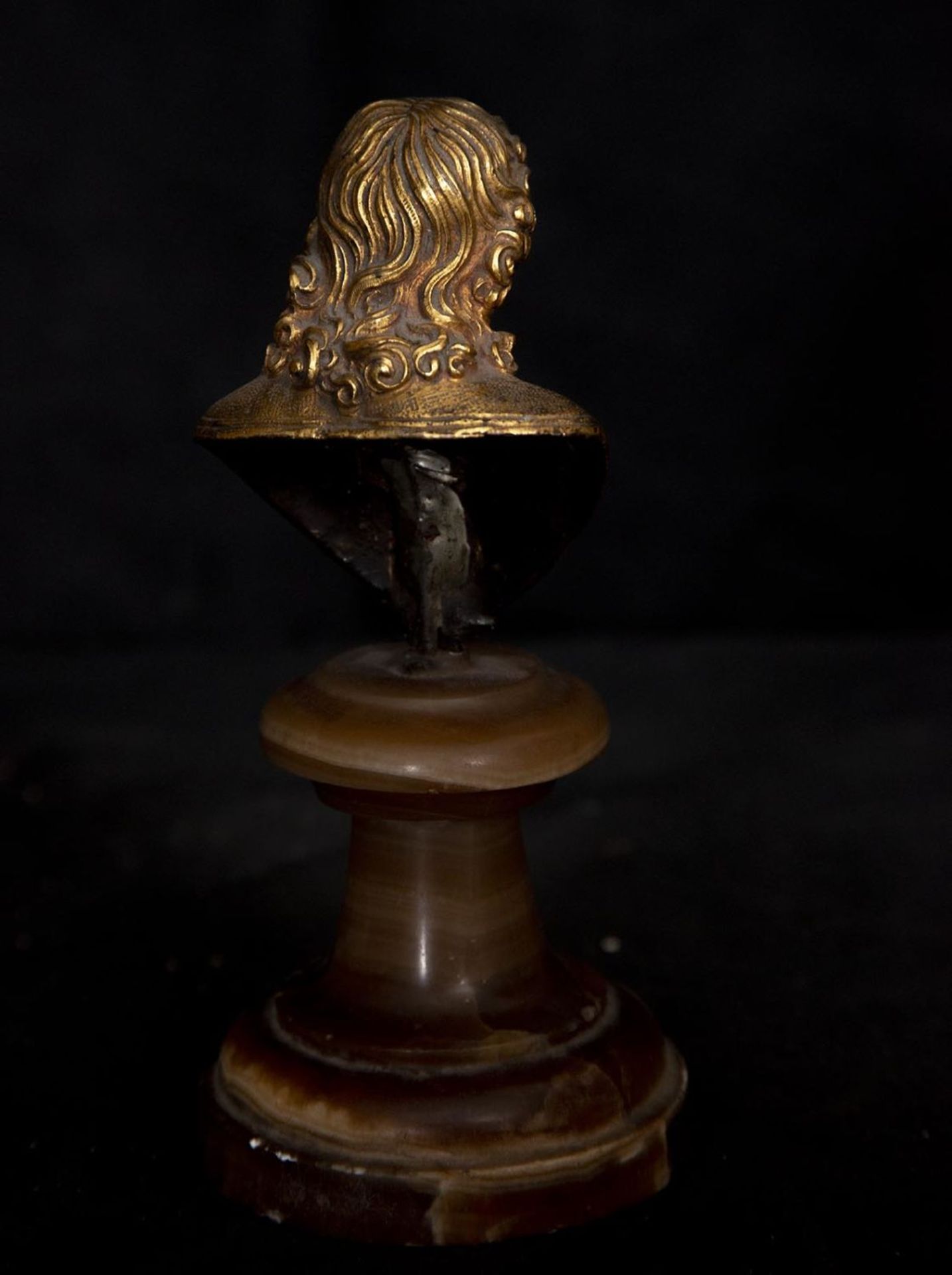 Exquisite bust in gilt bronze with onyx base, Italian school of Alessandro Algardi, Italy, 17th cent - Image 5 of 5