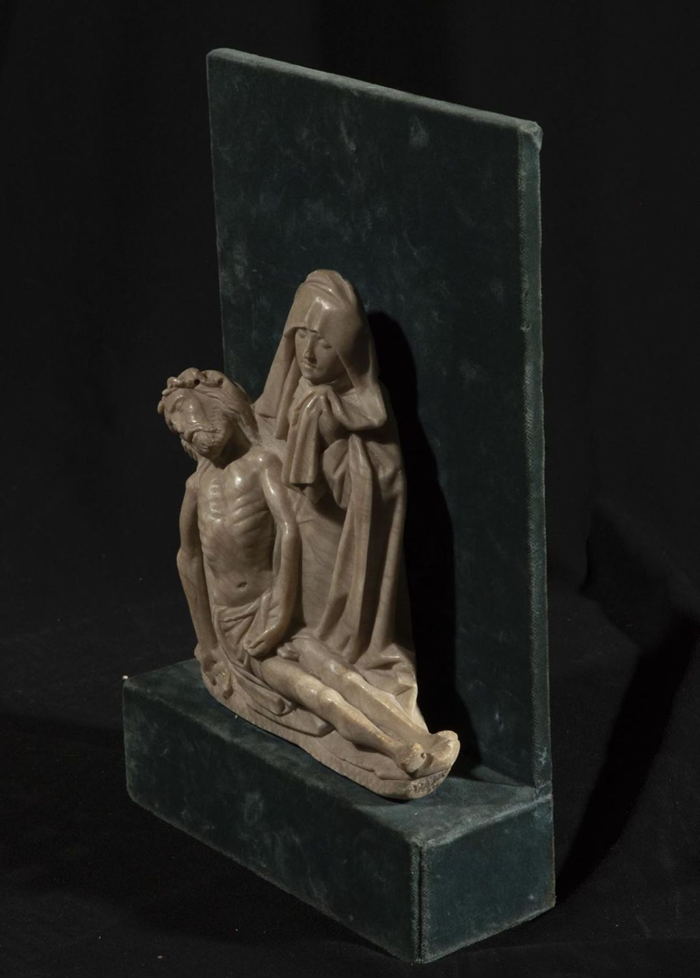 Flemish Gothic style alabaster pietá, possibly 19th century - Image 2 of 5