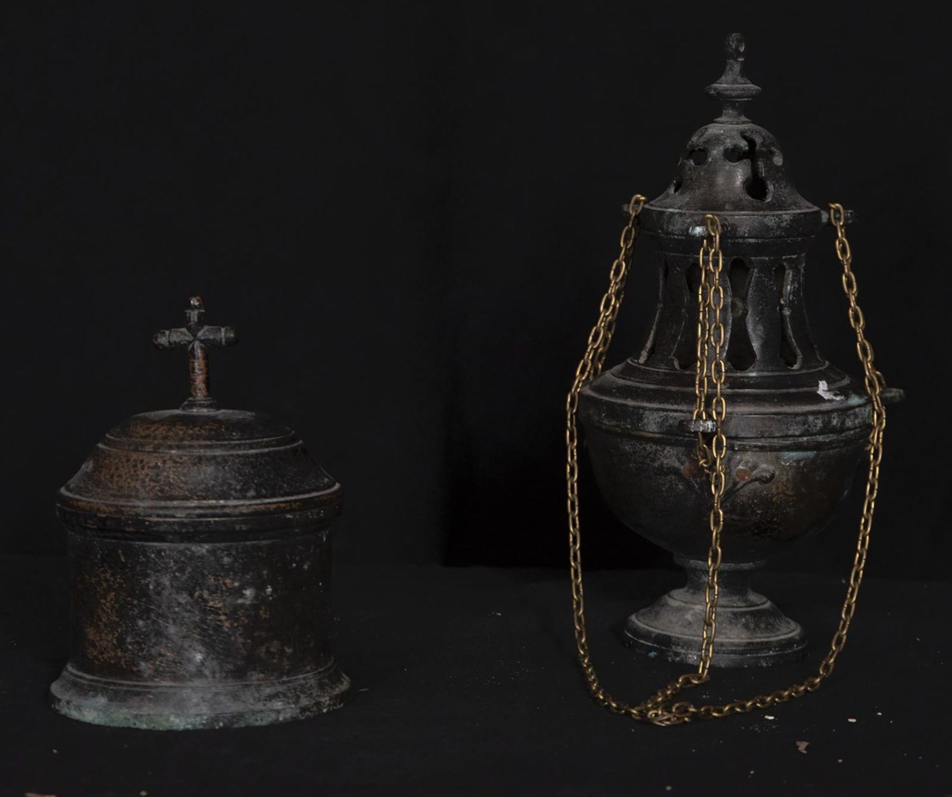 Gothic Censer and Pyx in Bronze from the 15th century