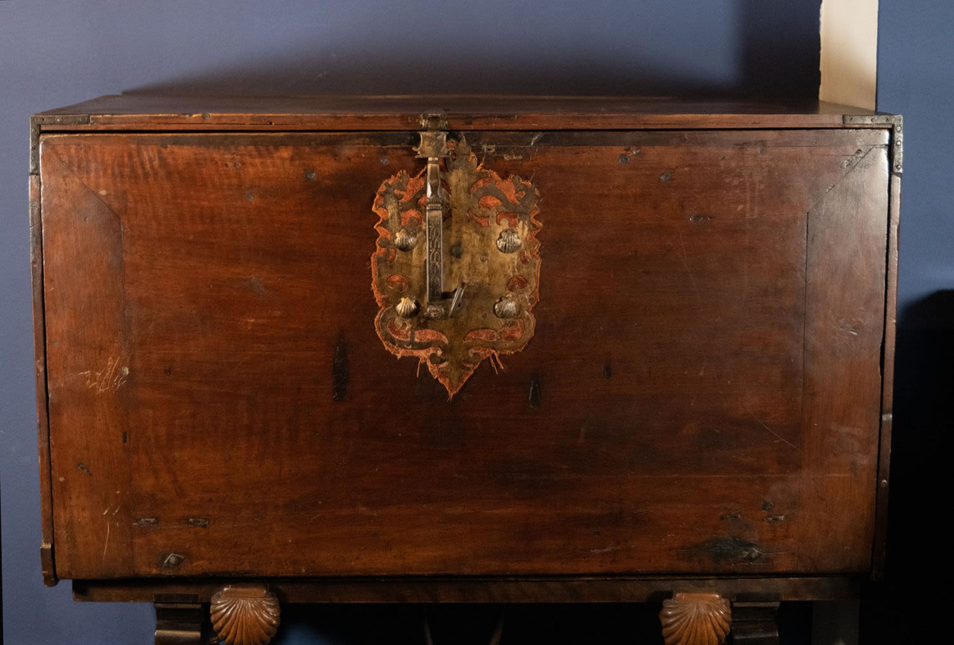 Important Hispano - Sephardic Cabinet from the XVIIth century, with table, Judaica - Image 3 of 4