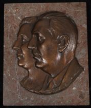 Enrique Pérez Comendador (Cáceres, 1900 – Madrid, 1981), "Fathers of the Artist in Oval" on marble.