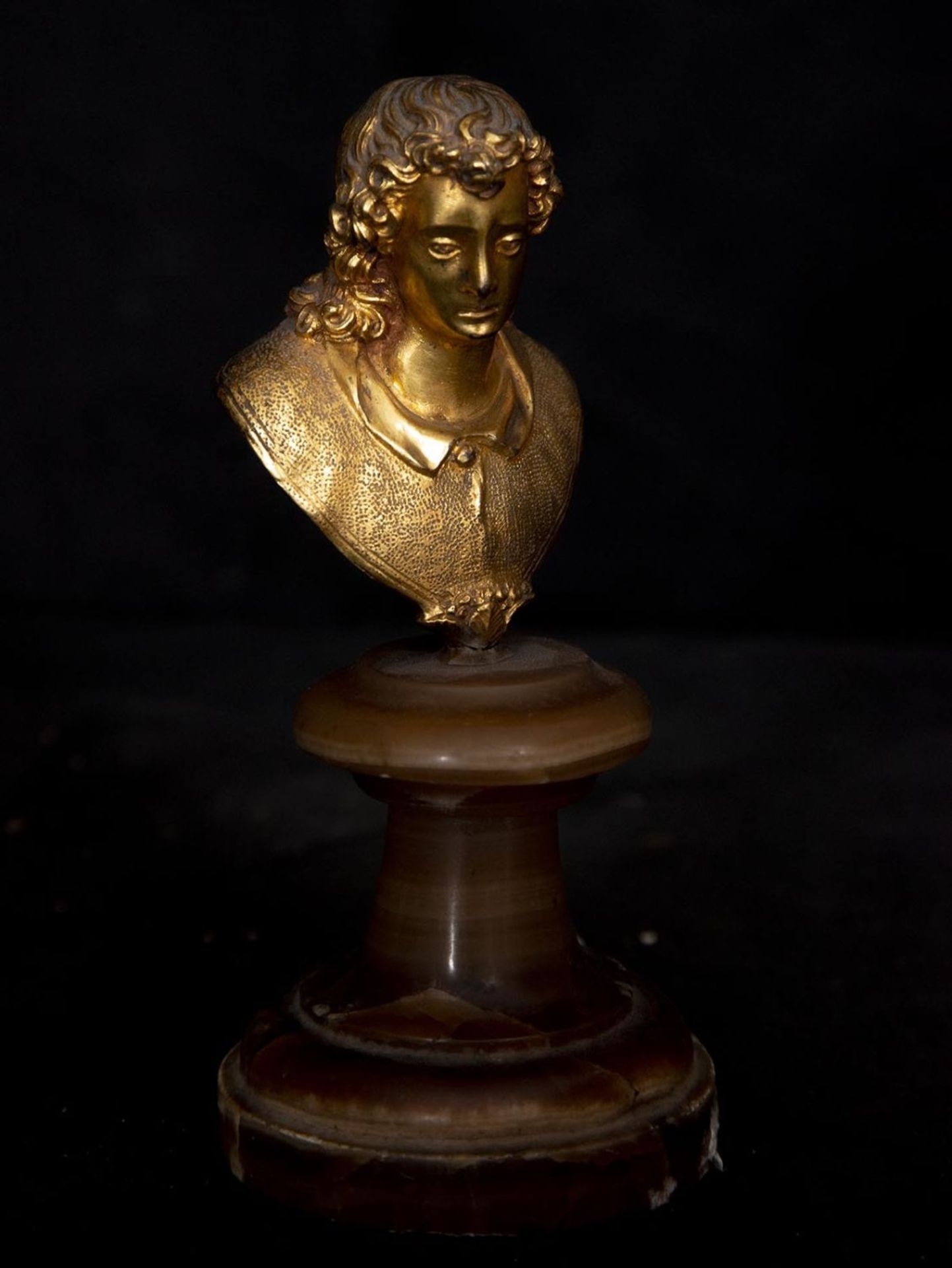 Exquisite bust in gilt bronze with onyx base, Italian school of Alessandro Algardi, Italy, 17th cent - Image 4 of 5