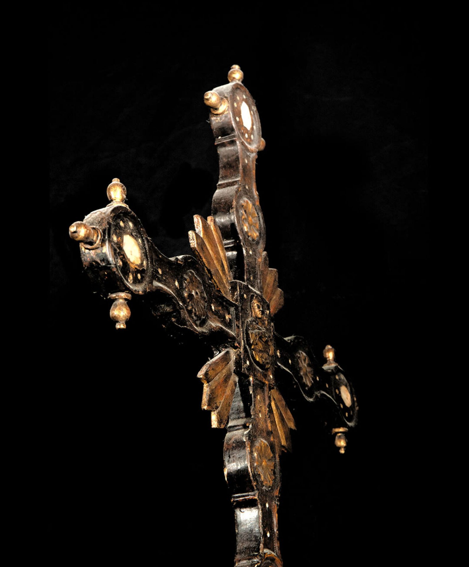 Peruvian Processional Cross in Mother of Pearl, Carey and Mother of Pearl, colonial viceregal work f - Bild 4 aus 4