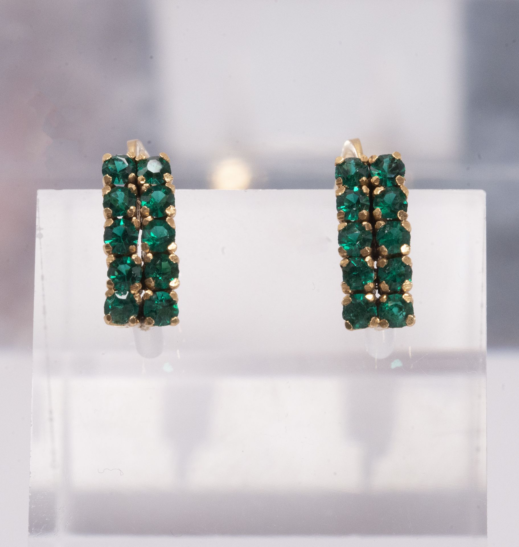 Emerald hoop earrings - Image 2 of 3