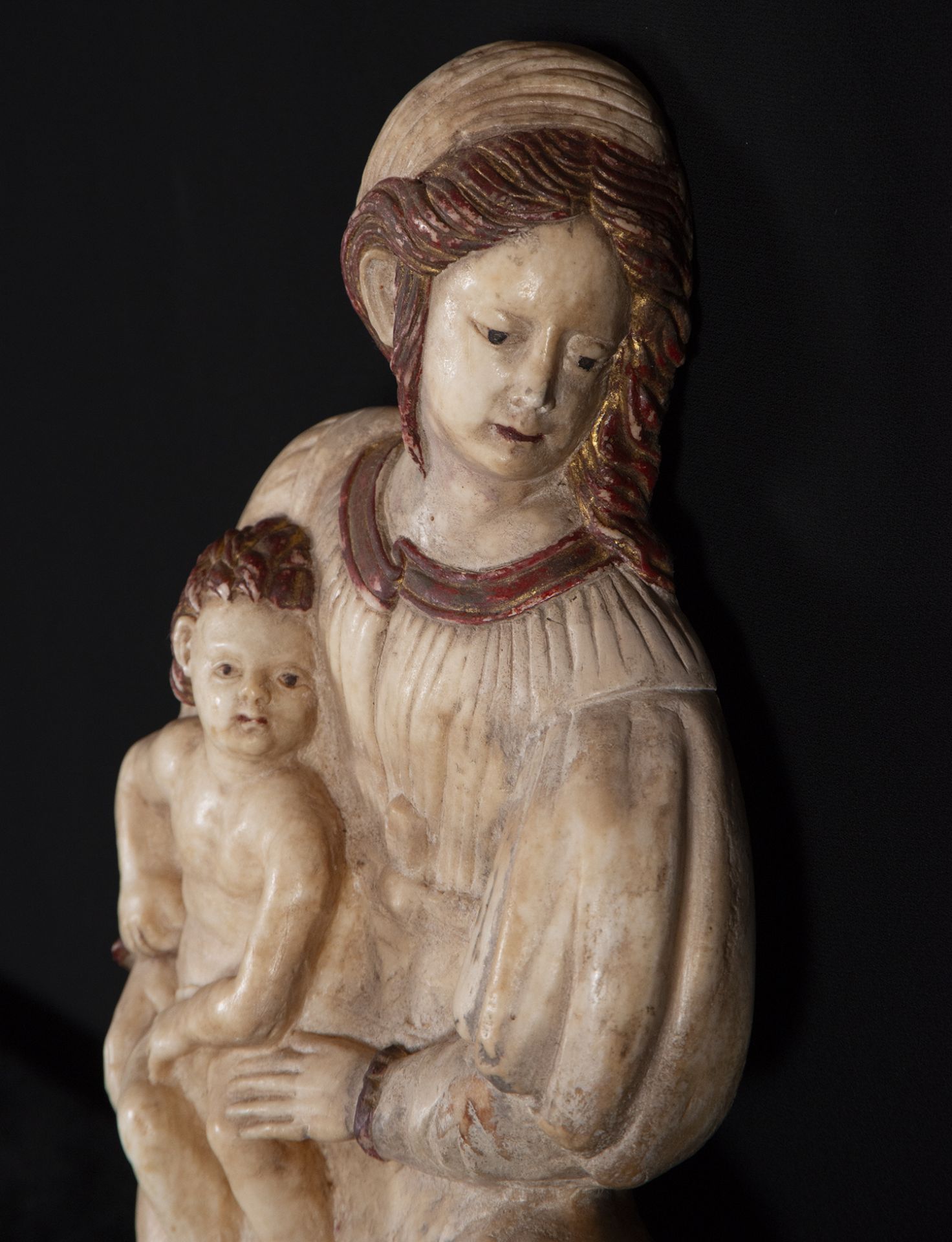 Important Madonna with Child in Spanish-Flemish Alabaster attributable to the work of Felipe de Biga - Bild 2 aus 5