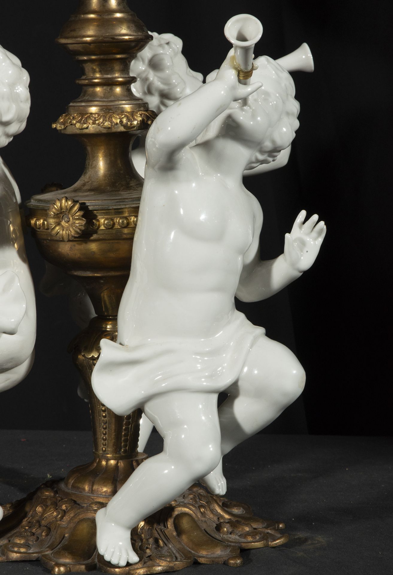 Surtouot or Napoleon III Centerpiece with cherubs in Sèvres porcelain and gilt bronze, end of the 19 - Image 4 of 5