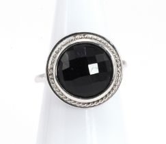 Onyx rosette ring