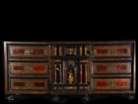 Elegant Hispano Flamish Tabletop Cabinet from the 18th century in fruit wood, ebony and tortoiseshel