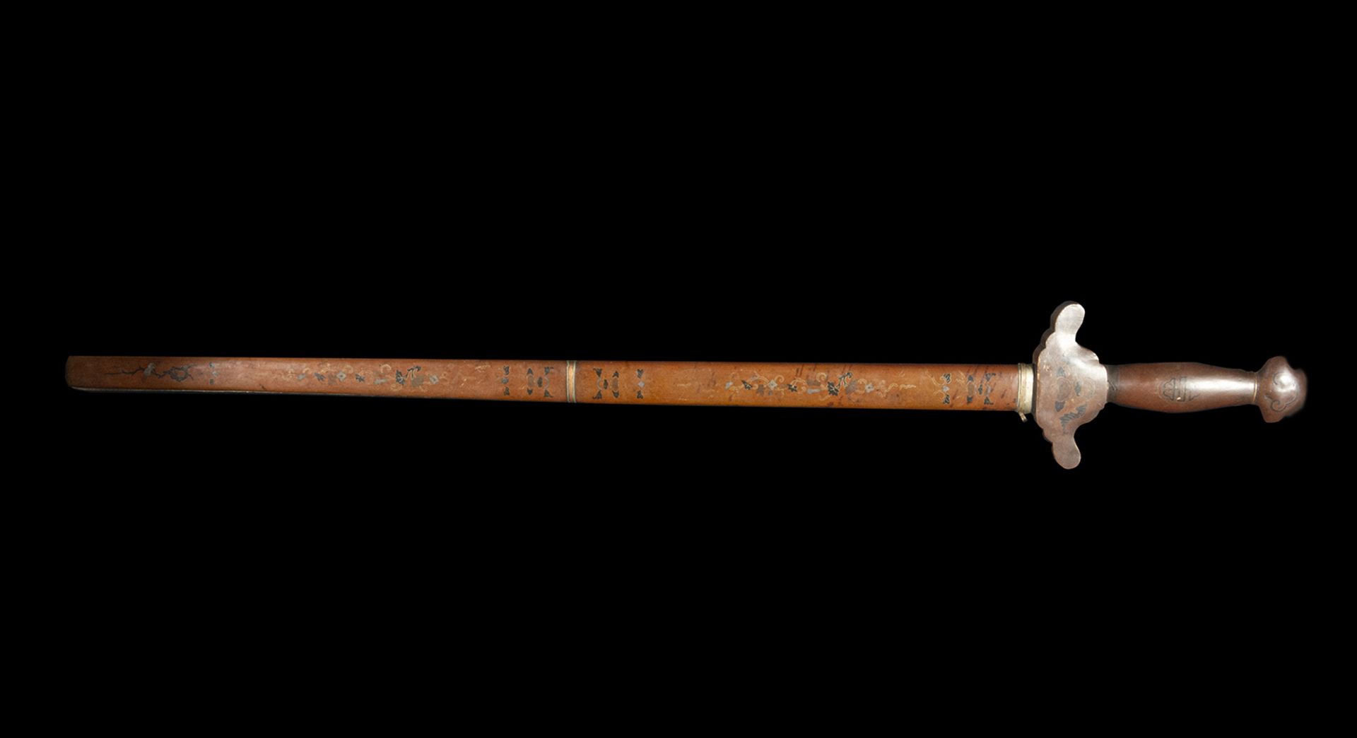 Chinese Imperial Guard sword in steel with copper sheath decorated with gold and silver thread, Qing