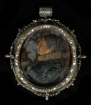 Large reliquary medallion with wax bust of Catherine de' Medici (1519-1589), Italian renaissance Mil