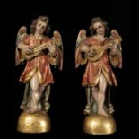 Pair of Elegant Portuguese or Sevillian Musician Angels from the late 16th century. Early 17th centu