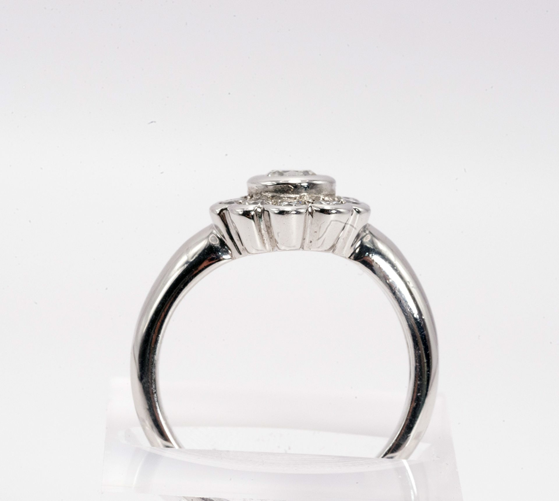 Diamond Rosette Ring - Image 4 of 4