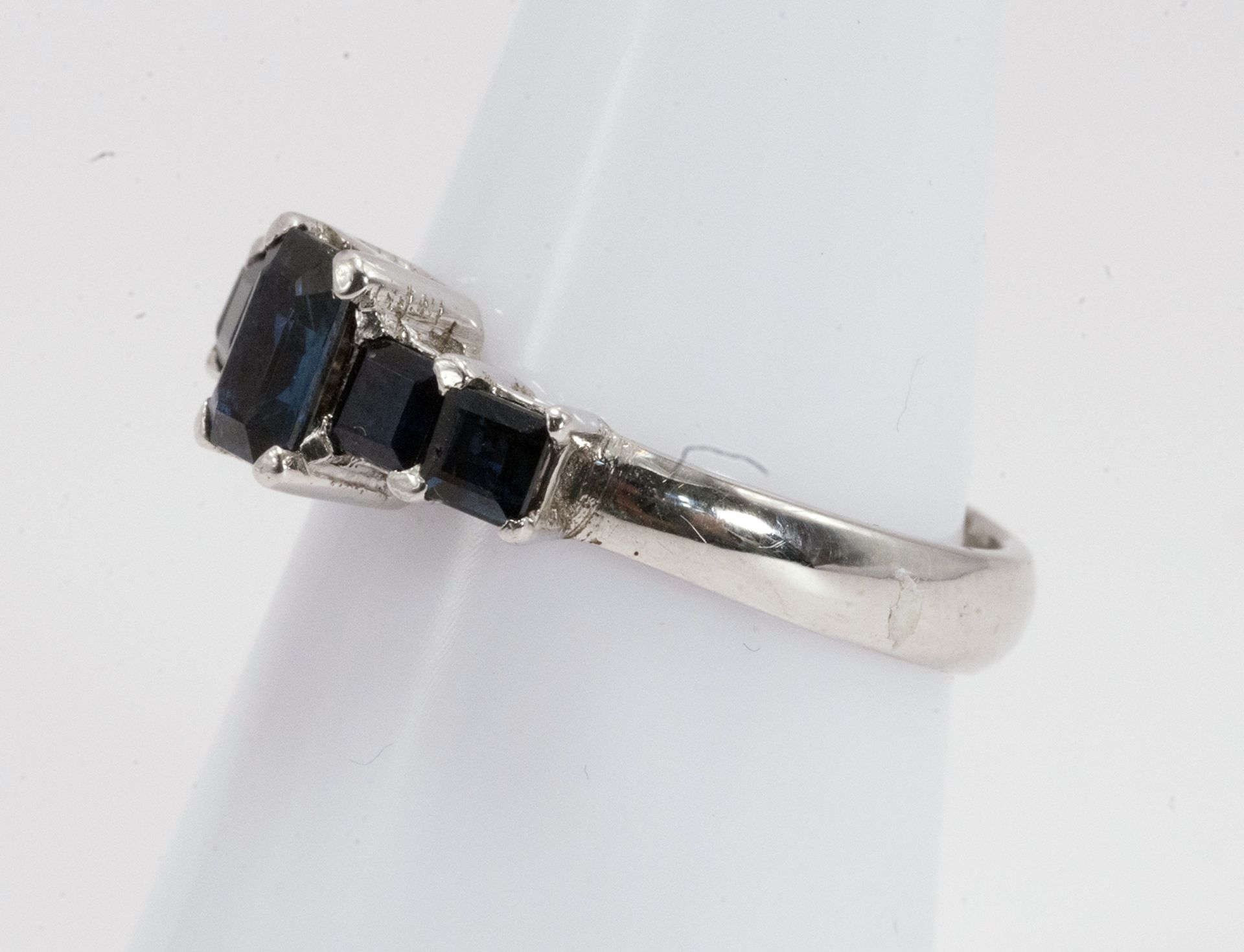 Sapphire ring - Image 2 of 4