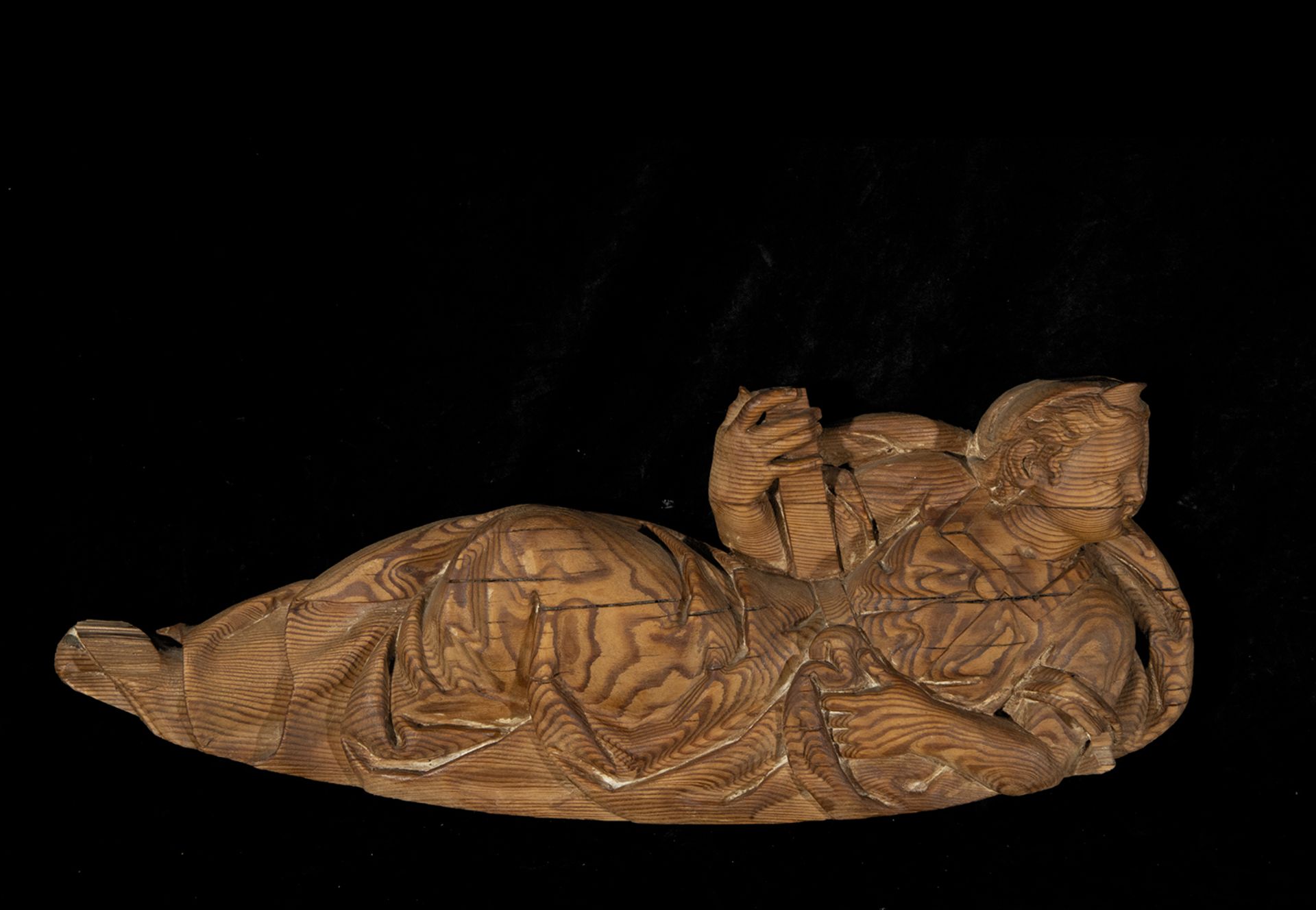 Pair of Large and Decorative Carvings of Saints lying in wood in their color from the 16th century,  - Bild 4 aus 7