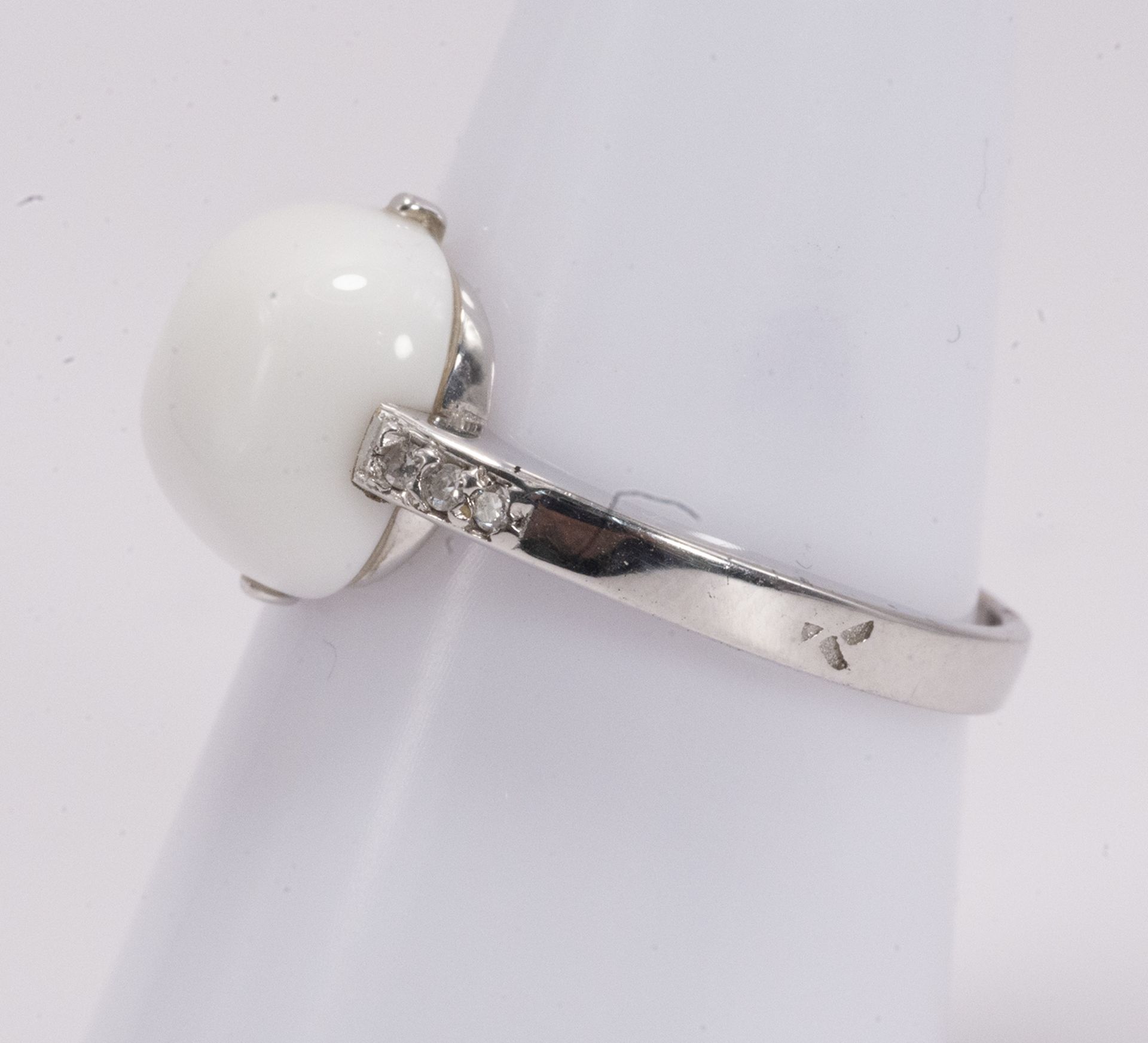 White Agate Ring - Image 2 of 4